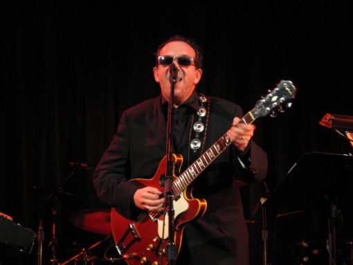 Elvis Costello ��������� ����� ������