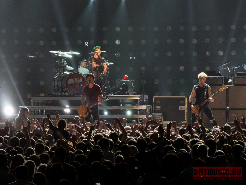 Дебютный концерт Green Day в Москве стал настоящим праздником!