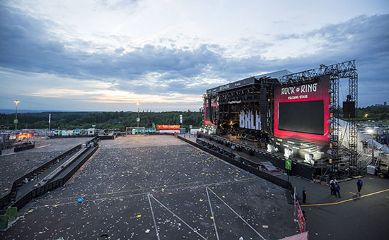 Фестиваль Rock am Ring в Германии обязал 80 тысяч зрителей покинуть его территорию