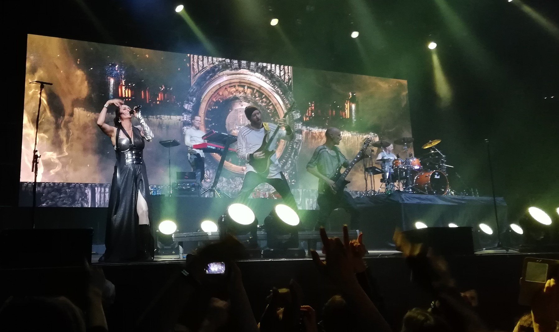 Within Temptation: противостояние цвета индиго в московском Adrenaline Stadium