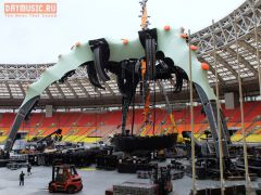 Монтаж уникальной сцены для концерта U2 в Москве (фото из БСА Лужники за день до шоу)