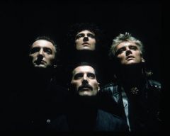 Queen переиздают пять первых альбомов
